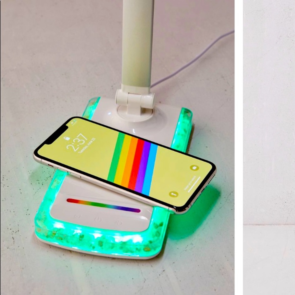 New LOMO Himalayan Salt Desk Tamp w/ Wireless Phone Charging station LED